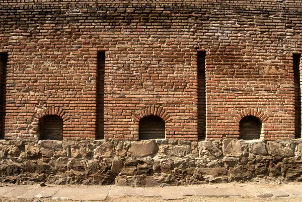 stock image Ruins of Rampart of Shaniwarwada constructed in Burnt brick masonry and uncoursed rubble masonry ; Pune ; Maharashtra ; India