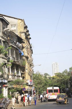 Chawl toplu şehir konutları ve gökdelen inşaatı, August kranti marg, Grant Road, Bombay Mumbai, Maharashtra, Hindistan 