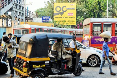 Santacruz Tren İstasyonu, Mumbai, Maharashtra, Hindistan, Asya