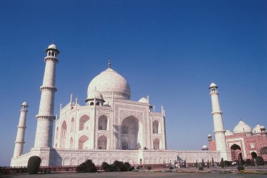 View of Taj Mahal, Agra, Uttar Pradesh, India, Asia clipart