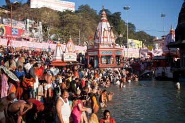 Haridwar Uttarakhand Asya 'daki Ganga Nehri' nin müritleri. 