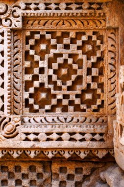 Geometrik desenler; Rani ki vav; taş oyma; yeraltı yapısı; iyi adım at; Patan; Gujarat; Hindistan