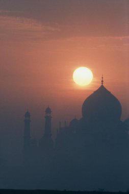 Sunrise at Taj Mahal, Agra, Uttar Pradesh, India, Asia clipart