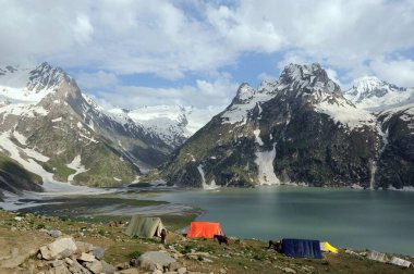 Çadır sheshnag gölü, amarnath yatra, Jammu Kashmir, Hindistan, Asya