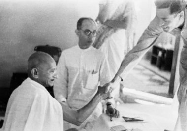 Mahatma Gandhi, greeting a foreign visitor, 1940, Pyarelal Nayar, India    clipart