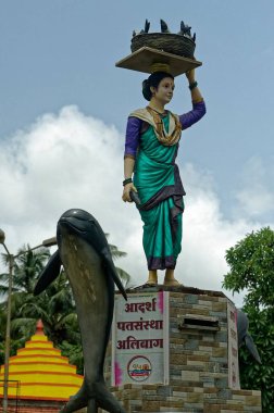 Balıkçı Heykeli, Alibag, Raigad, Maharashtra, Hindistan, Asya 