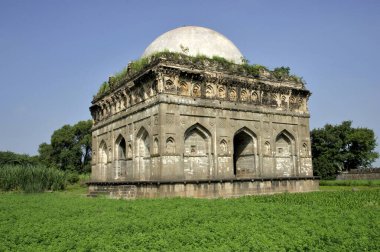 Ahmad Nizam Şah 'ın Ahmednagar Maharashtra Hindistan' daki mezarı.