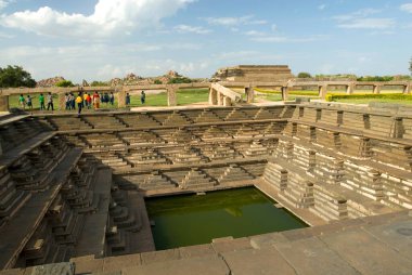 Hampi, Karnataka, Hindistan 'da tanka basmış..