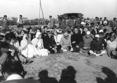 İş arkadaşları ve siyasi muhalifler Mahatma Gandhi yakma töreninde birleştiler, Yeni Delhi, 31 Ocak 