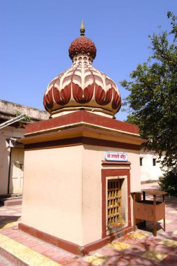 Parvati tepesindeki Shree Deveshwar tapınağındaki Ganpati tapınağı; Pune; Maharashtra; Hindistan