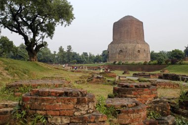 Sarnath, Dhamekh Stupa Budist stupa Benares, Varanasi, Uttar Pradesh, Hindistan yakınlarında