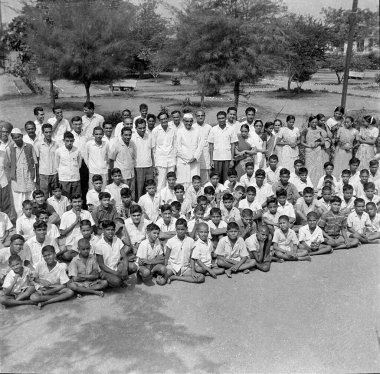 1900 'lü yılların klasik Hint köyünün Hindistan' daki özgürlük hareketini destekleyen siyah beyaz fotoğrafı. 