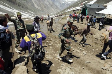 Pilgrim pabibal to panchtarni, amarnath yatra, Jammu Kashmir, Hindistan, Asya 