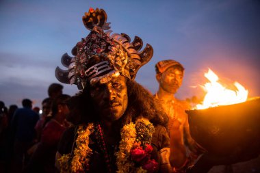 İnsan, Hindu Tanrısı, Thoothukudi, Tamil Nadu, Hindistan, Asya gibi giyinir. 