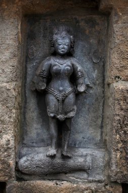 Mimarlık; chousath (64) yoginis tapınağı; Bhubaneswar; Orissa; Hindistan