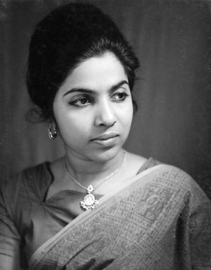 Hintli Hristiyan bir kadının portre profili; 1940 'larda Hindistan' da 