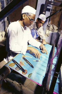 Handloom, Hindistan 'da sari dokuma işlemi