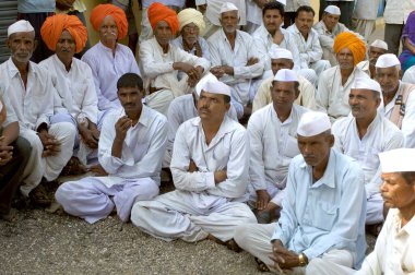 Ralegaon Siddhi 'nin topluluk toplantısı, Pune, Maharashtra, Hindistan yakınlarında.  