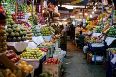 Crawford pazarındaki meyve tezgahı, Bombay Mumbai, Maharashtra, Hindistan 