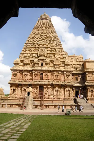 Büyük Poruvudaiyar Koyil Vimanam (tapınağın üzerindeki gopuram), Lord Shiva, UNESCO Dünya Mirası Sitesi, Thanjavur, Tamil Nadu, Hindistan 'a adanmış Brihadeswarar tapınağı. 