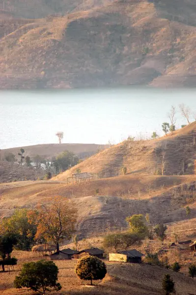 stock image Narmada river flows through Maharashtra and Gujarat states , Many villages like Sikka village on the Gujarat side will be submerged following the Narmada Dam project , India