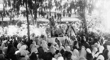 Mahatma Gandhi, Mart 1930 'da tuz yürüyüşü sırasında kadınlara seslendi: