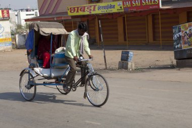 Bisikletli Adam Rickshaw Bilaspur Chattisgarh Uttaranchal Hindistan Asya 