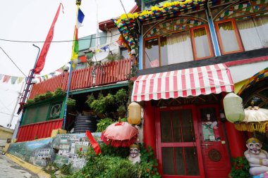 Giriş kapısı, Domas Inn restoranı, Landour, Mussoorie, Uttarakhand, Hindistan, Asya