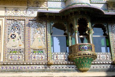 Şehir Sarayı Balkon Duvarı, Udaipur, Rajasthan, Hindistan 