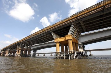 Eski ve yeni Vashi üstgeçidi New Bombay Navi Mumbai; Maharashtra; Hindistan