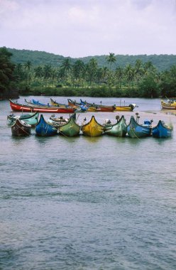 Baga sahilinde tekneler, Goa, Hindistan