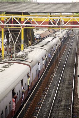 Banliyö batı tren istasyonu Grant yolu, Bombay şimdi Mumbai Maharashtra, Hindistan