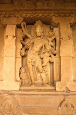 Durga tapınağındaki Şiva heykeli, Aihole, Bagalkot, Karnataka, Hindistan 