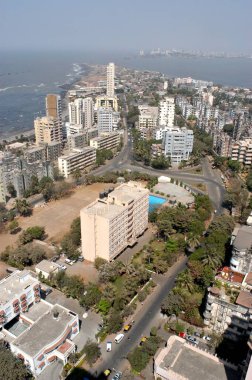Worli 'nin havadan görünüşü; Mumbai' nin göbeğinde Bandra, Mumbai 'nin batı banliyösünde bu iki yer Bandra deniz hattı inşaatı ile bağlantılı olacak. Bu deniz hattı Bombay' daki trafik sorununu çözecek.