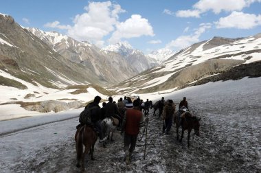 Pilgrim pabibal to panchtarni, amarnath yatra, Jammu Kashmir, Hindistan, Asya 
