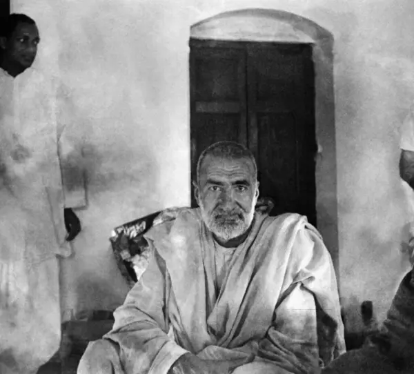 Stock image Khan Abdul Gaffar Khan at Khadi Pratishthan, Sodepur, 24 Parganas, Calcutta, 1946   