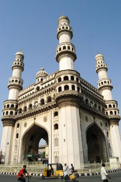 Charminar M.S. 1591 yılında inşa edildi, Hyderabad, Andhra Pradesh, Hindistan 