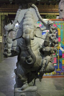 Tanrı Ganesha heykeli Meenakshi Amman Tapınağı 'ndaki 1000 sütunlu sanat müzesinde 1623-55 yılları arasında inşa edilmiş, Madurai, Tamil Nadu, Hindistan 