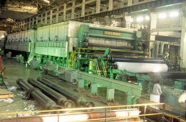 Kağıt fabrikasında makine; banbodhan; surat; gujarat; Hindistan