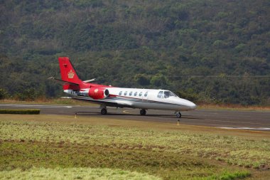 Aamby Valley Havaalanı, Lonavala, Maharashtra, Hindistan 'a ilk uçuş. 