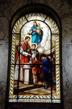 İletişim mozaikli camla resmedilmiş Bosco Kilisesi mumbai Maharashtra Hindistan Asya 