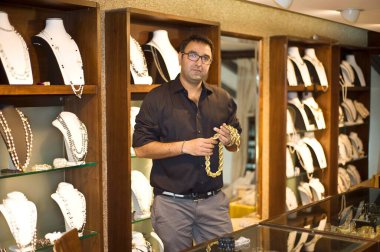 Değerli Taşlar Mücevher Satışı Antika Kır Evi Colaba Mumbai Maharashtra Hindistan Asya 