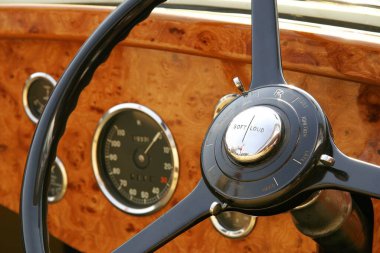 Otomobiller, antika arabalar, 1937 Rolls Royce Car direksiyonu.