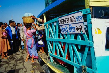 Gorai, Bombay Mumbai, Maharashtra, Hindistan 'da su taşımacılığı 