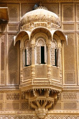 Patwon Ki Haveli 'nin Balkonu, Jaisalmer, Rajasthan, Hindistan 