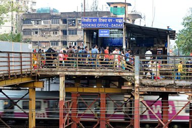 Dadar Tren İstasyonu Mumbai, Maharashtra, Hindistan, Asya 