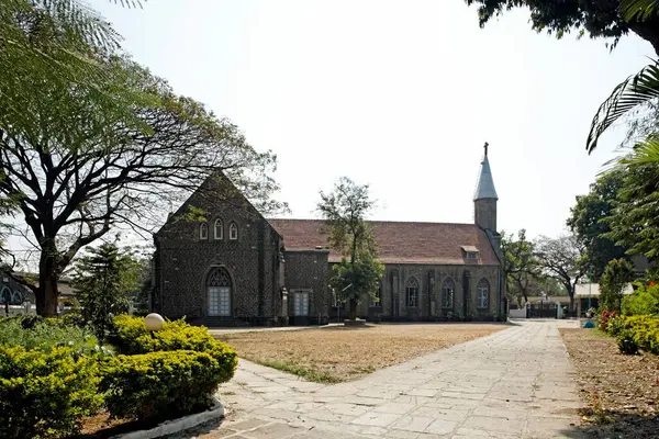 1865 'te inşa edilen St. Vincent Kilisesi Neo Gotik Kilisesi, Pune, Maharashtra, Hindistan 