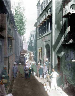 İnsanlar 1919 'da sokaklarda, Punjab' da, Hindistan 'da, Asya' da sürünmeye zorlandı. 