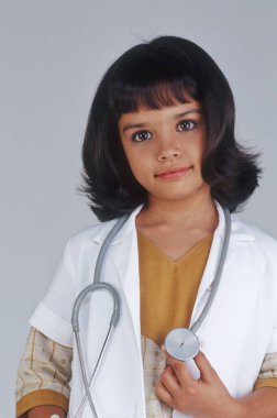 Doktor kılığında çocuk; Hindistan; MR HAYIR. 495