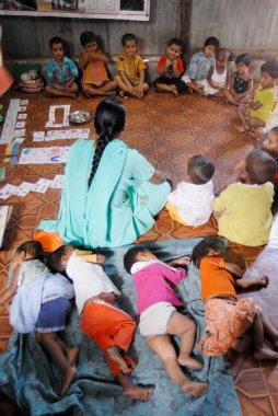 Çocuklara bakan sivil toplum örgütü Bombay Mumbai, Maharashtra, Hindistan 